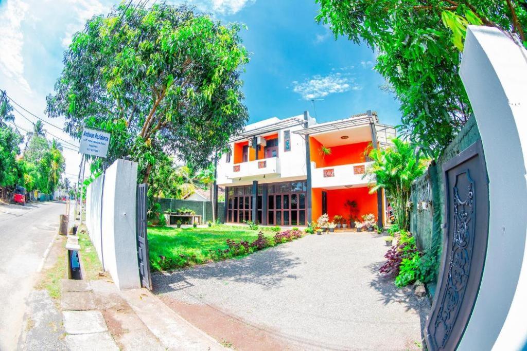 Hotel Blue Bird Negombo Exteriör bild